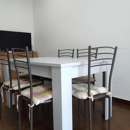 Tobia Apartment